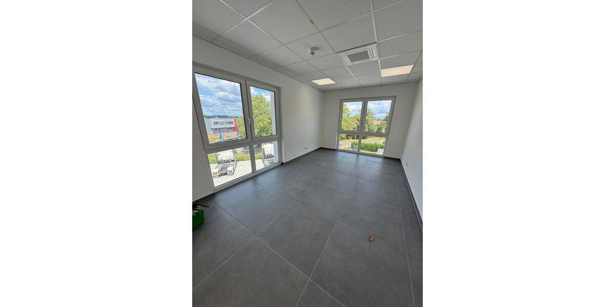 Gewerbeobjekt Lindhorst - 5 Zimmer, 207 m&sup2;, 2.200&euro; | Angebot:25681595