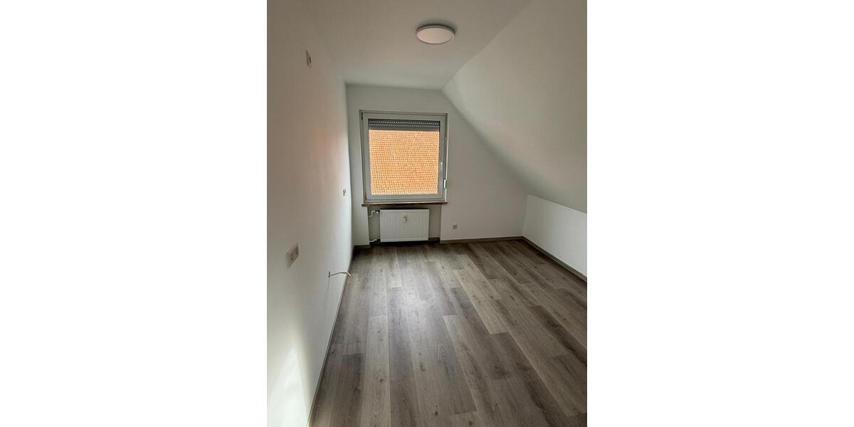 Dachgeschoßwohnung Rodenberg - 3 Zimmer, 56 m&sup2;, 495&euro; | Angebot:26251180