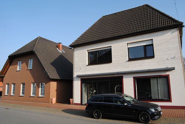 4 auf einen Streich ... 2 Wohnhäuser, 1 Gewerbeimmobilie und 1 Baugrundstück ... - Mehrfamilienhaus, Wohnhaus Uchte | Angebot:26096576
