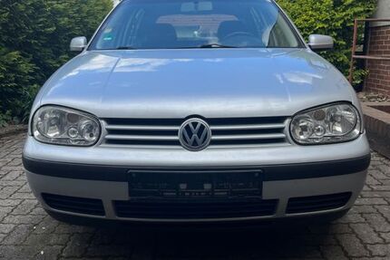 VW Golf 333.000 km 850 &euro; Stadthagen 31655