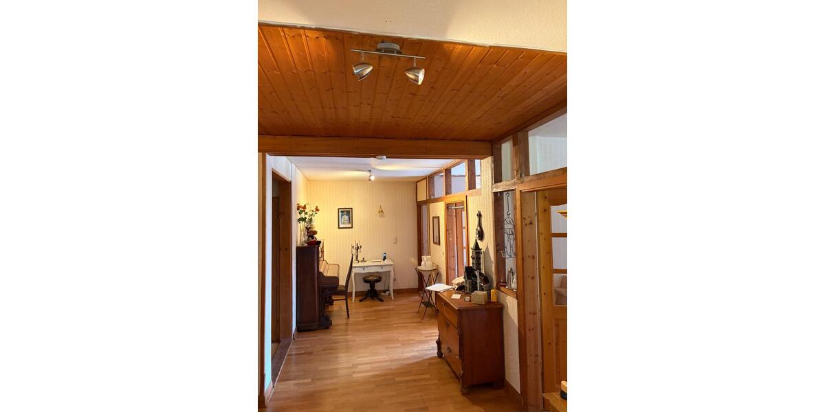 Einfamilienhaus Hessisch Oldendorf - 9 Zimmer, 290 m&sup2;, 195.000&euro; | Angebot:26291395