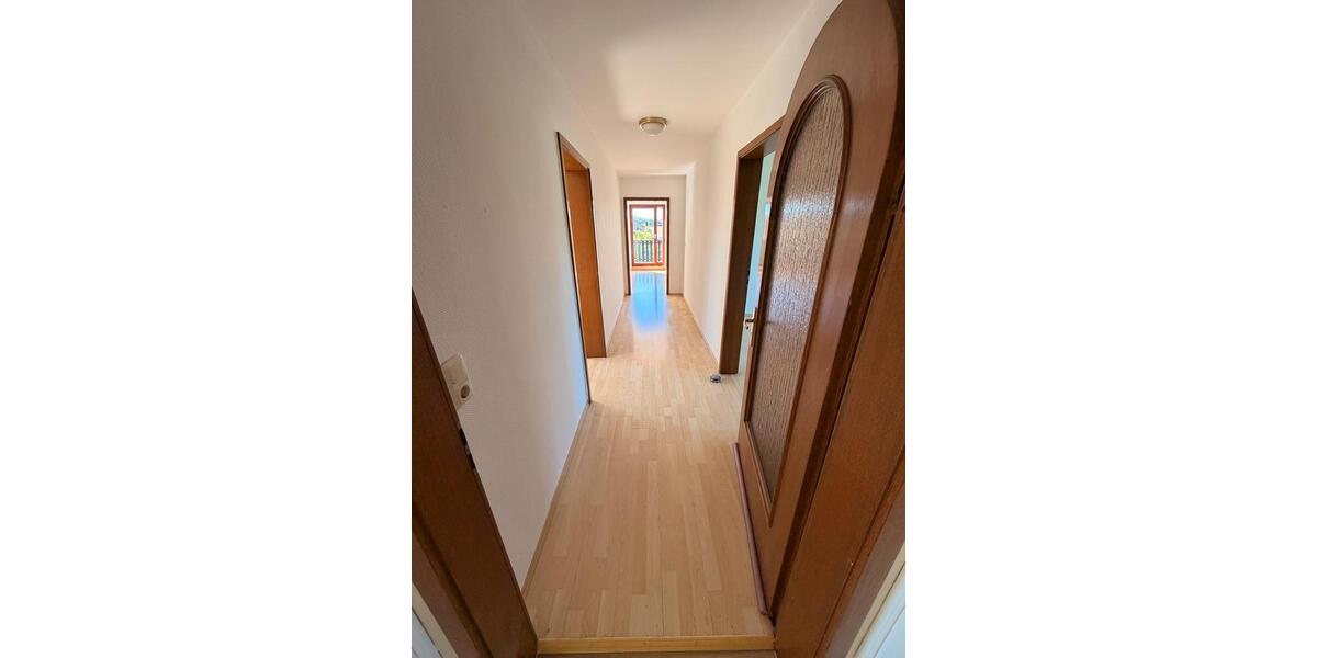 Dachgeschoßwohnung Porta Westfalica - 5 Zimmer, 133 m&sup2;, 1.650&euro; | Angebot:26380578