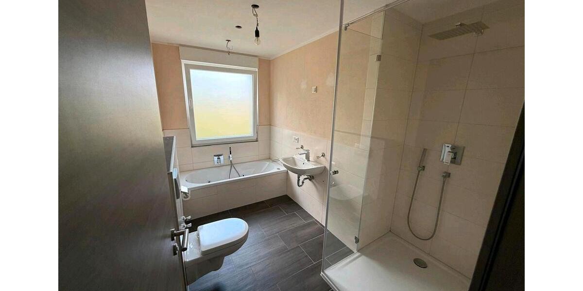 Erdgeschoßwohnung Hüllhorst - 3 Zimmer, 93 m&sup2;, 990&euro; | Angebot:26498557