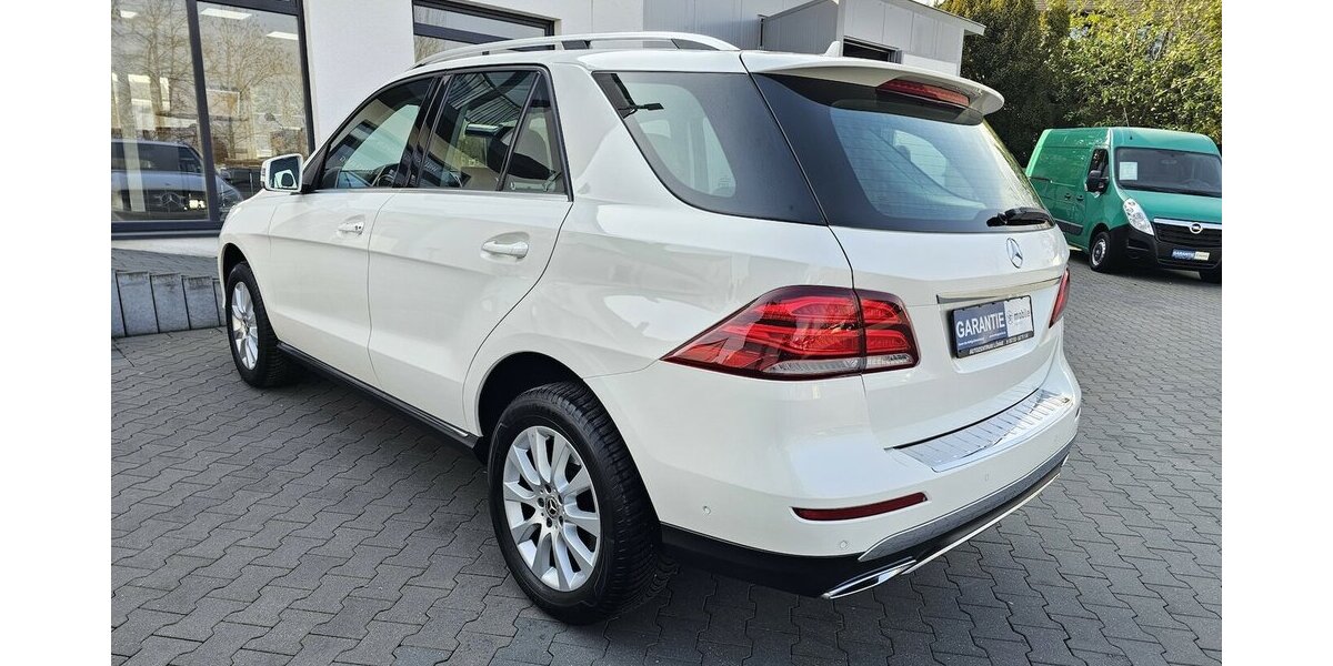 Mercedes-Benz GLE 350 d 4Matic LEDER NAVI AHK LED AUS 2.HAND 139.991 km 32.990 &euro; Löhne 32584