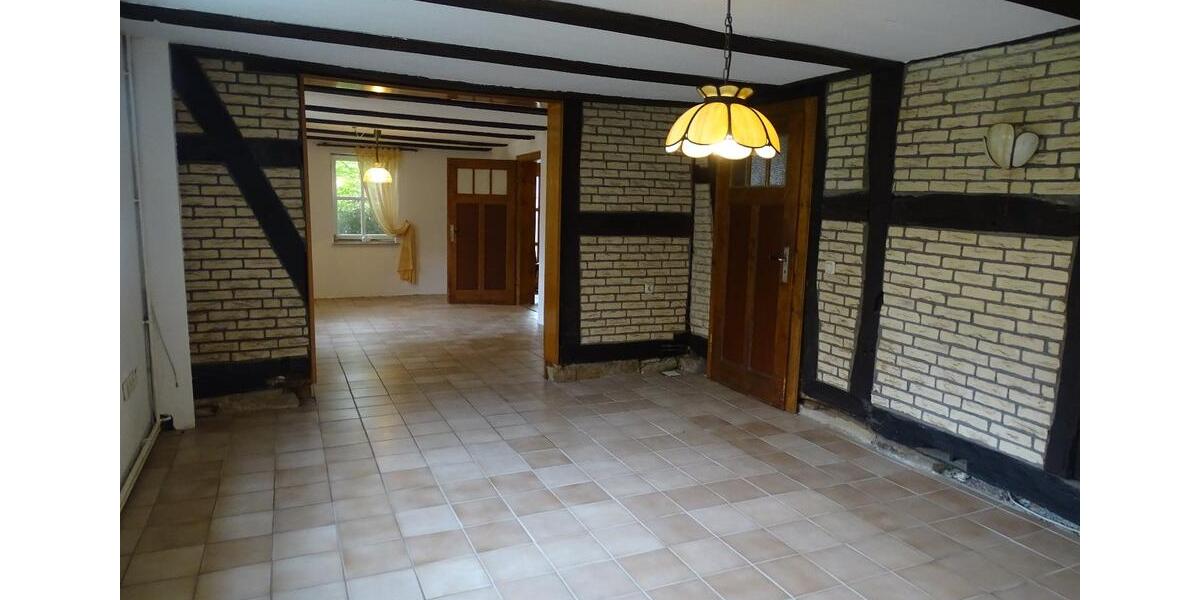 Bauernhaus, Landhaus Hessisch Oldendorf - 8 Zimmer, 200 m&sup2;, 175.000&euro; | Angebot:24615188