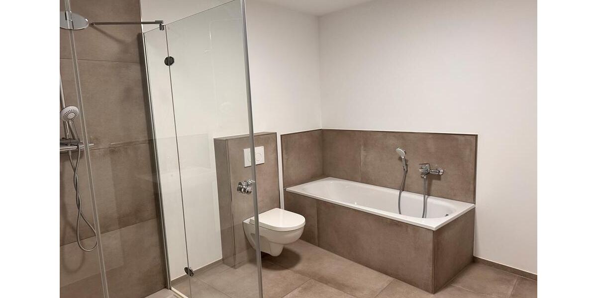 Erdgeschoßwohnung Lemgo - 3 Zimmer, 110 m&sup2;, 1.375&euro; | Angebot:25869850