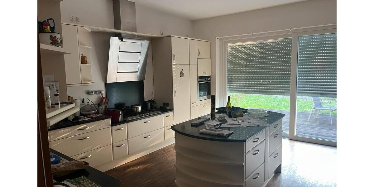 Etagenwohnung Lübbecke - 5.5 Zimmer, 160 m&sup2;, 1.300&euro; | Angebot:25392987