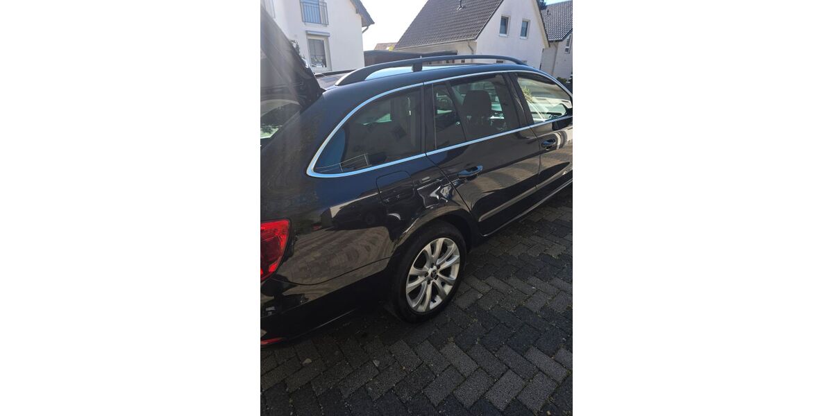 Skoda Superb 208.000 km 7.600 &euro; HERFORD 32049