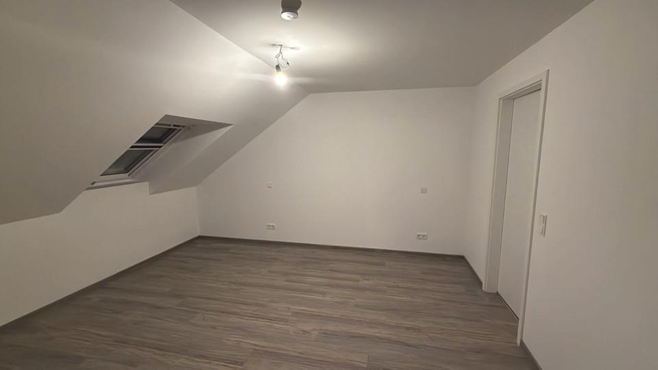 Dachgeschoßwohnung Bad Oeynhausen Dehme - 3 Zimmer, 121 m&sup2;, 1.290&euro; | Angebot:26248811