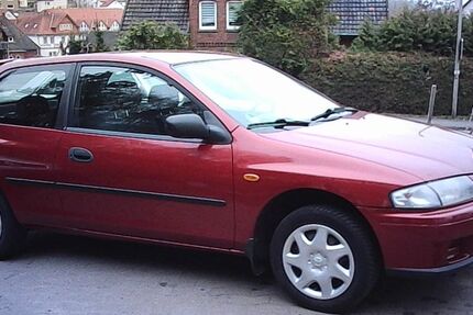 Mazda 323 114.000 km 2.480 &euro; Rinteln 31737