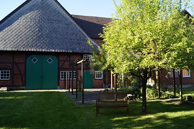 WOHNEN AUF GROßEM RESTHOF IM WESERBERGLAND - Haus Rinteln Engern Engern | Angebot:27301417