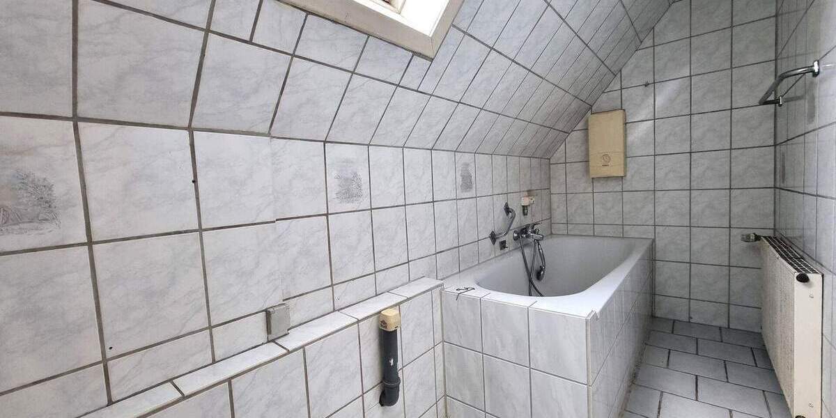 Mehrfamilienhaus, Wohnhaus Bünde / Hüffen Hüffen - 5 Zimmer, 110 m&sup2;, 118.000&euro; | Angebot:25732154