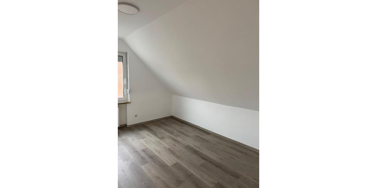 Dachgeschoßwohnung Rodenberg - 3 Zimmer, 56 m&sup2;, 495&euro; | Angebot:26251180