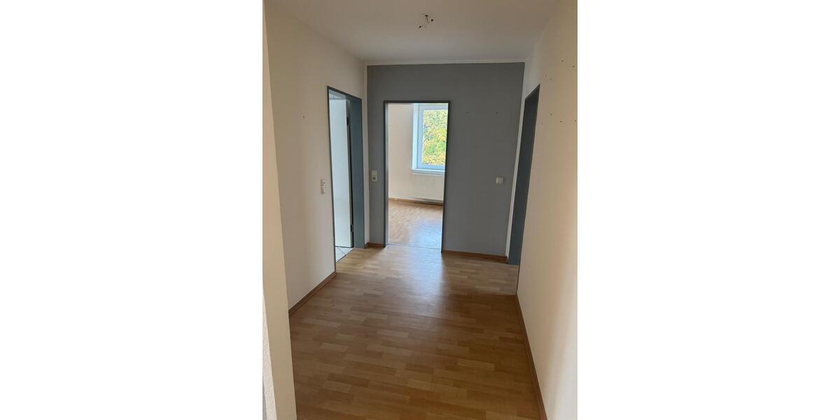 Dachgeschoßwohnung Lübbecke - 3 Zimmer, 100 m&sup2;, 800&euro; | Angebot:25256410