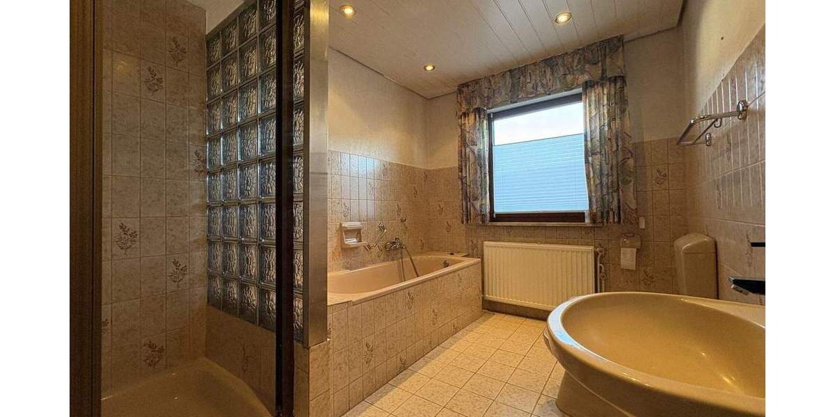 Mehrfamilienhaus, Wohnhaus Extertal Asmissen - 8 Zimmer, 220 m&sup2;, 369.000&euro; | Angebot:25686765