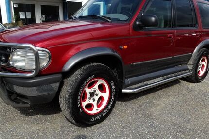 Ford Explorer 270.000 km 3.250 &euro; Vlotho 32602