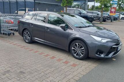 Toyota Avensis 201.075 km 8.500 &euro; Herford 32051