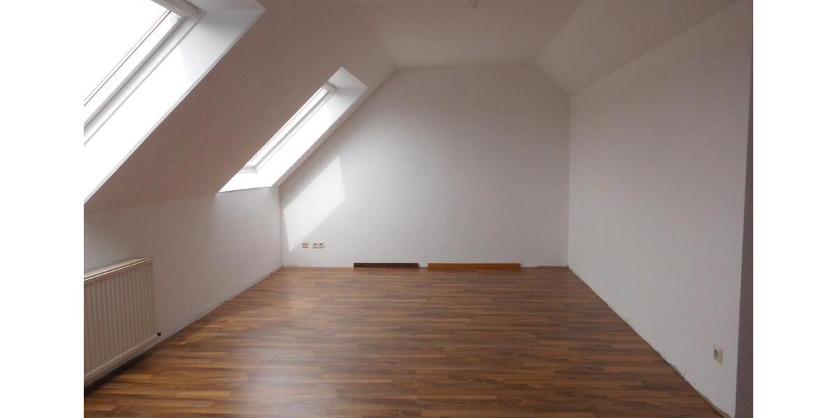 Dachgeschoßwohnung Rodenberg - 3 Zimmer, 80 m&sup2;, 500&euro; | Angebot:25613332