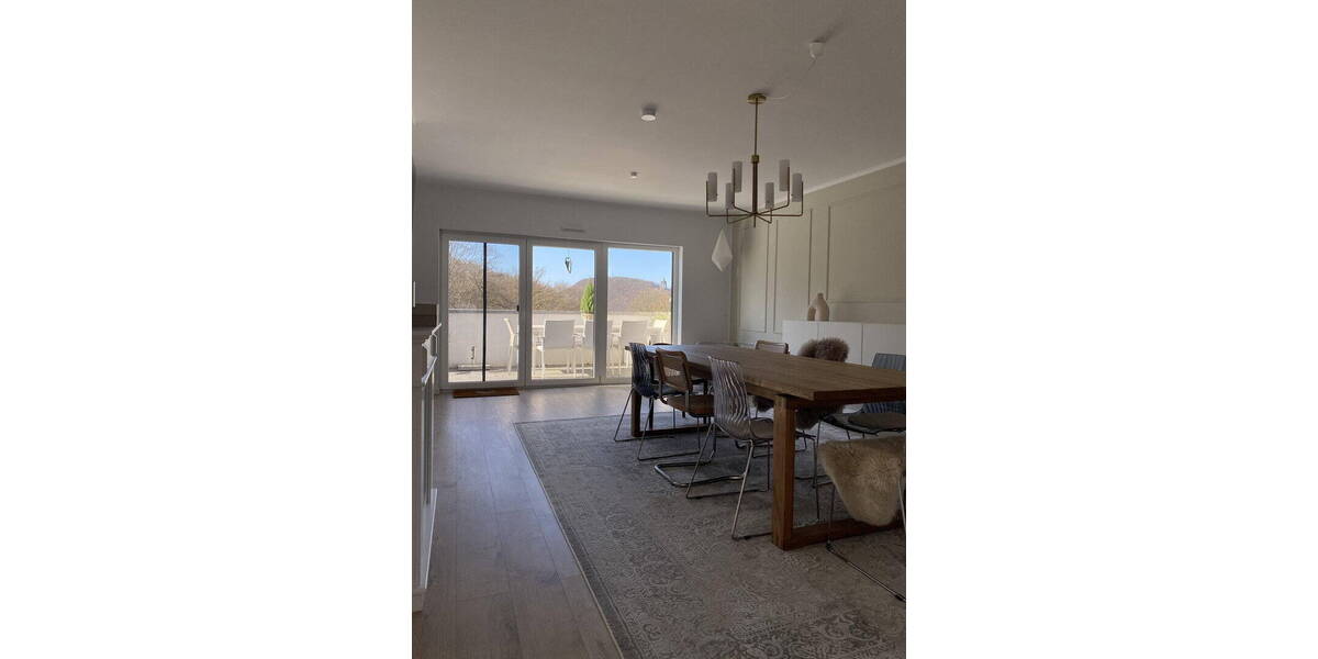 Etagenwohnung Porta Westfalica Hausberge - 5 Zimmer, 135 m&sup2;, 1.490&euro; | Angebot:26016202