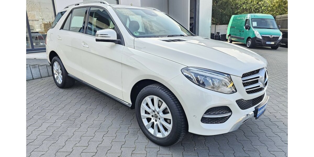 Mercedes-Benz GLE 350 d 4Matic LEDER NAVI AHK LED AUS 2.HAND 139.991 km 32.990 &euro; Löhne 32584