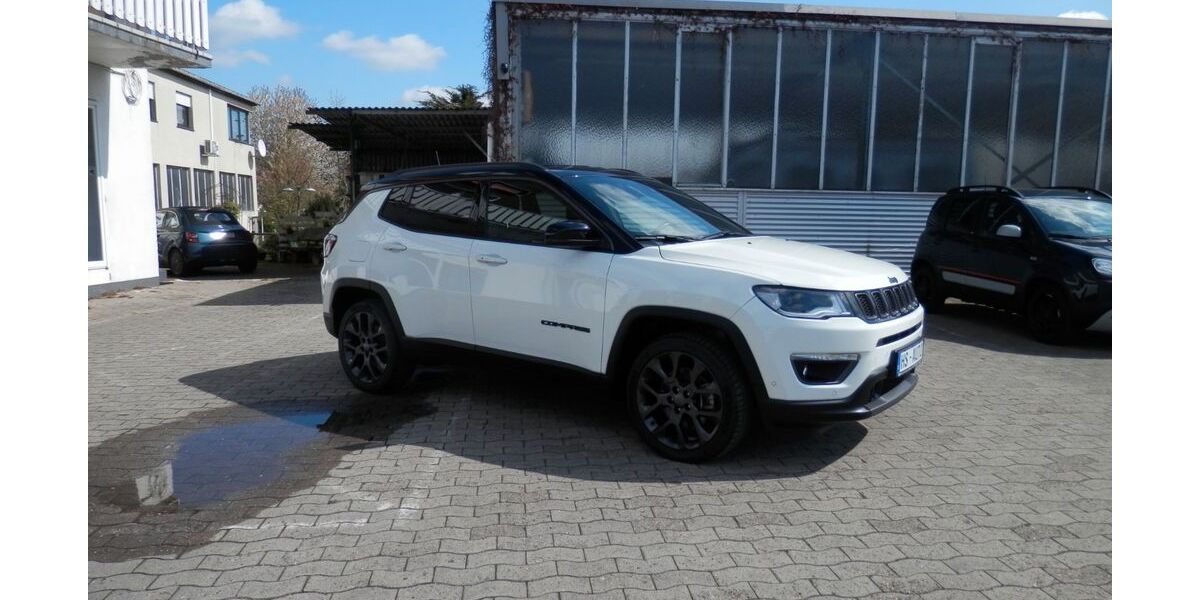 Jeep Compass 60.106 km 21.990 &euro; Bünde 32257