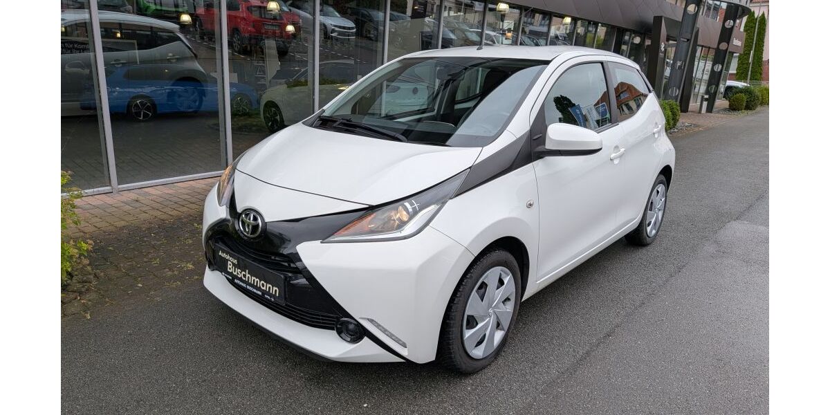 Toyota Aygo (X) 64.600 km 7.990 &euro; Herford 32049
