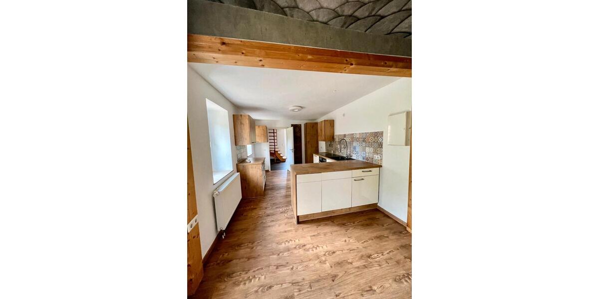 Einfamilienhaus Bad Salzuflen Ehrsen-Breden - 7 Zimmer, 250 m&sup2;, 2.000&euro; | Angebot:25982318