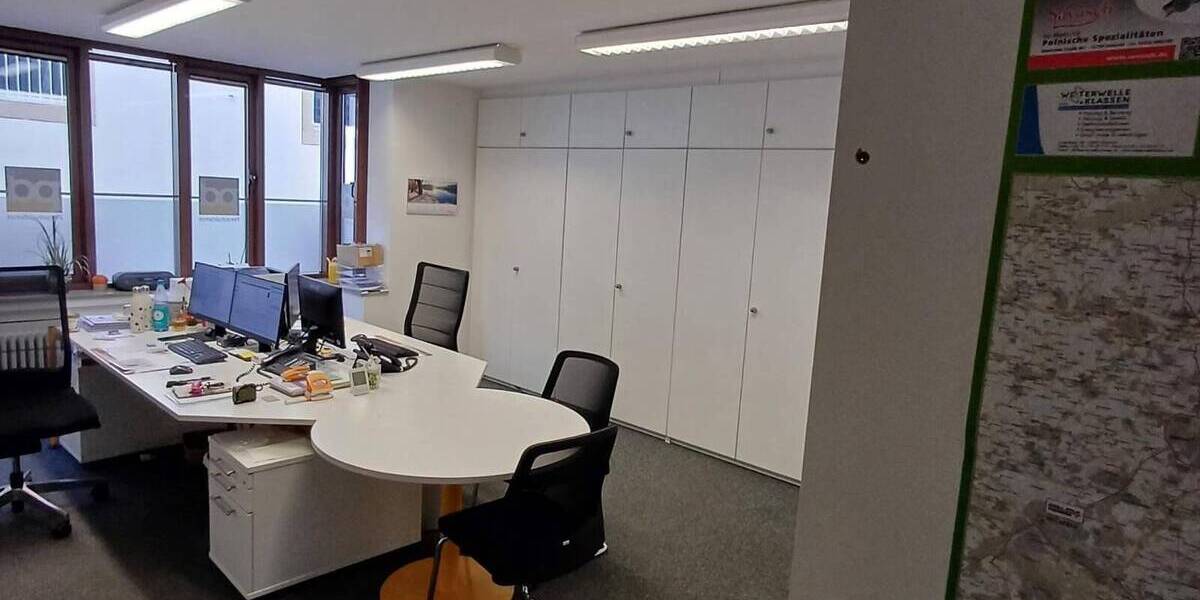 Gewerbeobjekt Lemgo - 5 Zimmer, 150 m&sup2;, 900&euro; | Angebot:25745554