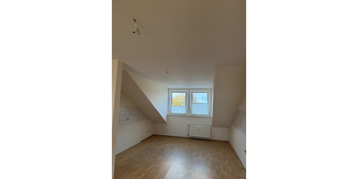 Dachgeschoßwohnung Lübbecke - 3 Zimmer, 100 m&sup2;, 800&euro; | Angebot:25256410