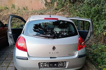 Renault Clio 122.600 km 2.650 &euro; Porta Westfalica 32457