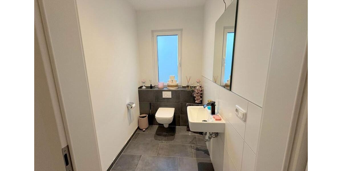 Erdgeschoßwohnung Bad Oeynhausen - 3 Zimmer, 153 m&sup2;, 1.375&euro; | Angebot:24493571