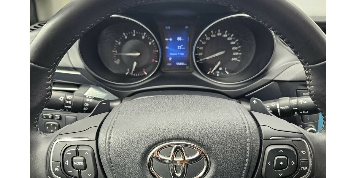 Toyota Avensis 1.8 VVT-i Edition-S NAVI RFK AUS 1.HAND 56.350 km 19.990 &euro; Löhne 32584