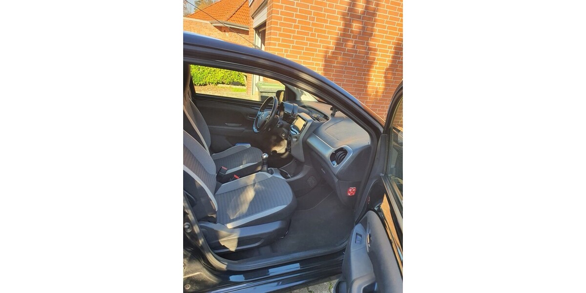 Toyota Aygo 49.600 km 9.950 &euro; Stadthagen 31655