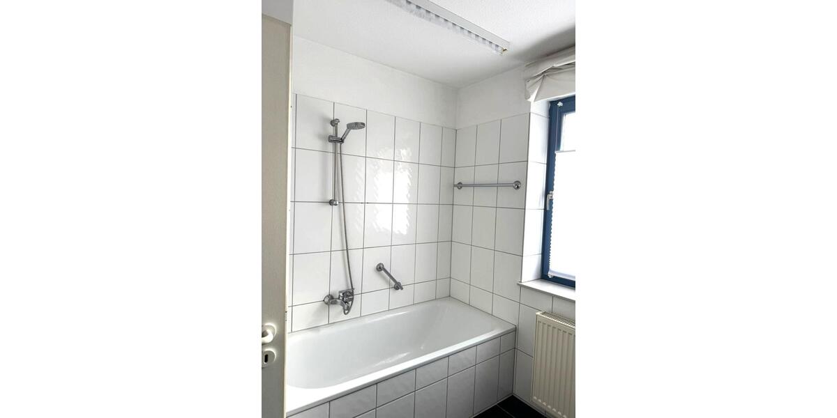 Erdgeschoßwohnung Hiddenhausen - 3 Zimmer, 69 m&sup2;, 330&euro; | Angebot:26045474