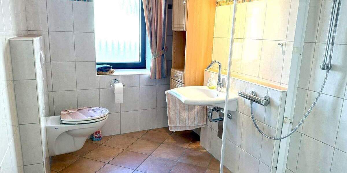 Mehrfamilienhaus, Wohnhaus Kalletal Brosen - 6 Zimmer, 170 m&sup2;, 119.000&euro; | Angebot:25684953