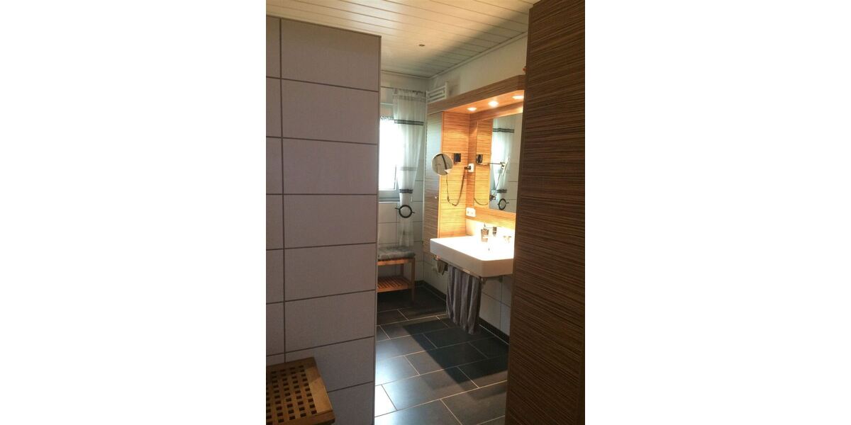 4 auf einen Streich ... 2 Wohnhäuser, 1 Gewerbeimmobilie und 1 Baugrundstück ... neuer Preis ! - Mehrfamilienhaus, Wohnhaus Uchte | Angebot:27265990