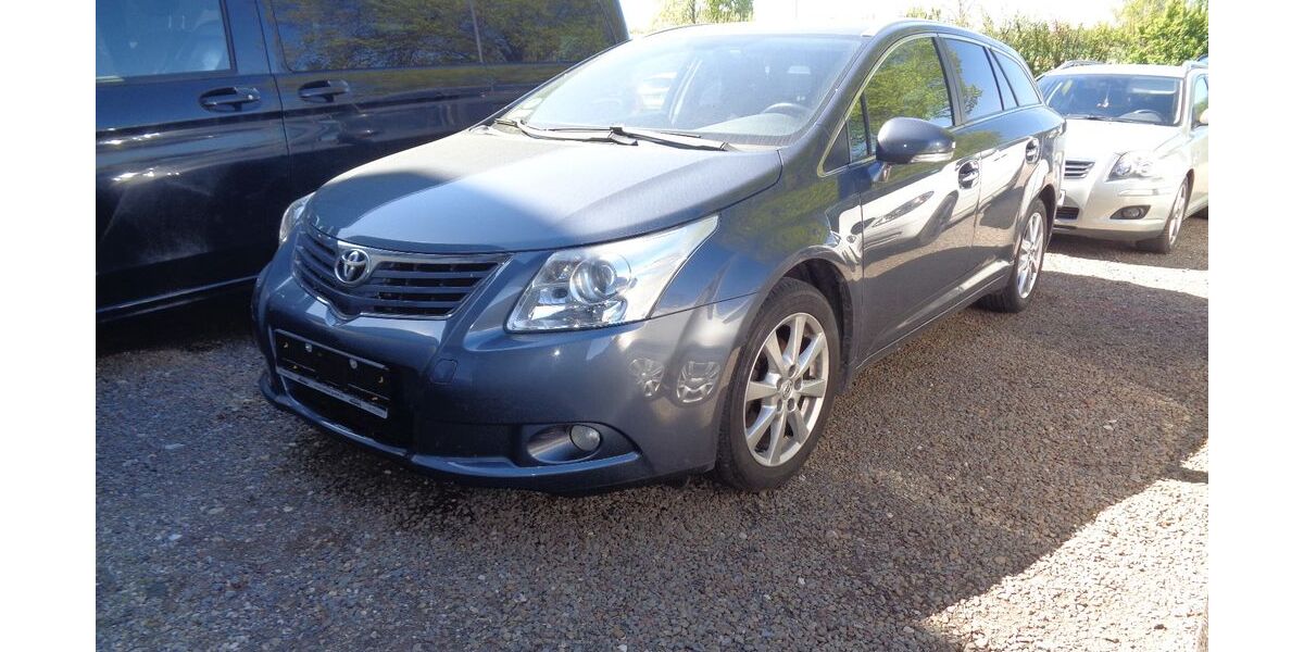 Toyota Avensis 148.000 km 5.500 &euro; Porta Westfalica 32457