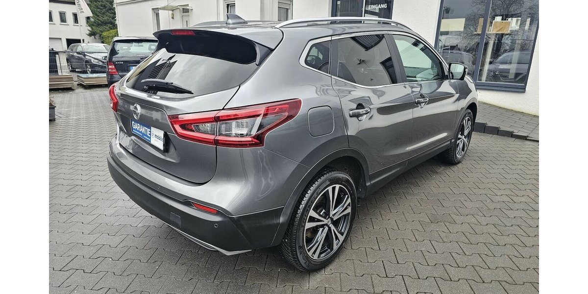 Nissan Qashqai N-Connecta NAVI PANO. Kamera 360° 129.421 km 11.990 &euro; Löhne 32584