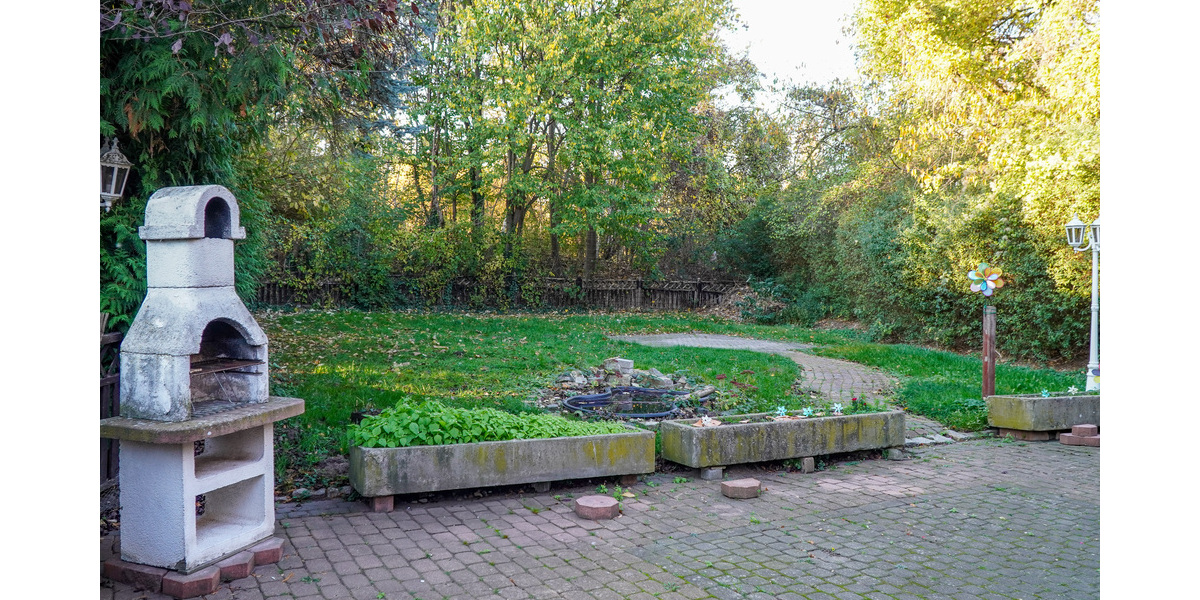 Gemütliches Einfamilienhaus mit Kamin, Doppelgarage und Erweiterungspotenzial - Einfamilienhaus Porta Westfalica | Angebot:19439640