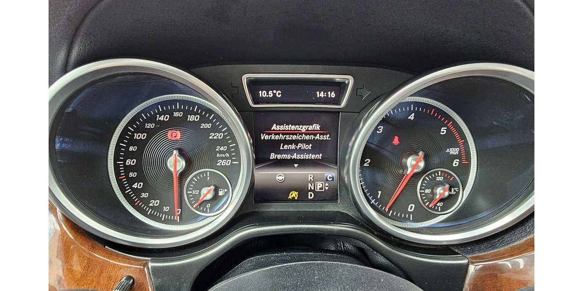 Mercedes-Benz GLE 350 d 4M AMG Line Night 360° LED AHK PANO. 136.546 km 37.990 &euro; Löhne 32584