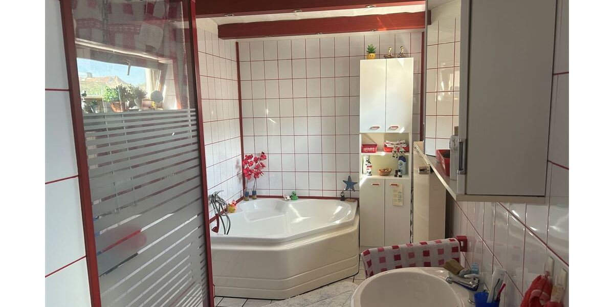 Gepflegte Immobilie mit großzügigen Nebenflächen, Garten und Ausbaureserve - Einfamilienhaus Uchte | Angebot:27323567