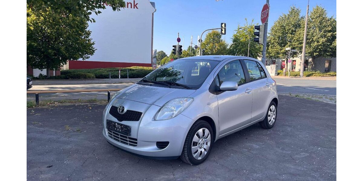 Toyota Yaris 66.000 km 4.390 &euro; Herford 32049