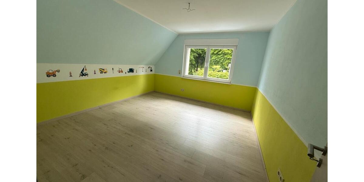 Mehrfamilienhaus, Wohnhaus Hüllhorst - 8 Zimmer, 244 m&sup2;, 1.990&euro; | Angebot:26533419