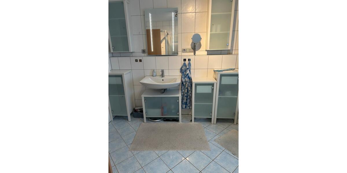 Etagenwohnung Enger - 4 Zimmer, 150 m&sup2;, 1.300&euro; | Angebot:26022700