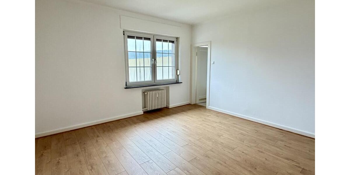 Etagenwohnung Hiddenhausen - 4 Zimmer, 154 m&sup2;, 1.000&euro; | Angebot:24712172