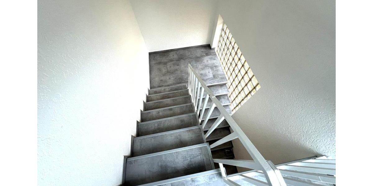 Dachgeschoßwohnung Rödinghausen - 3 Zimmer, 93 m&sup2;, 219.000&euro; | Angebot:25856837